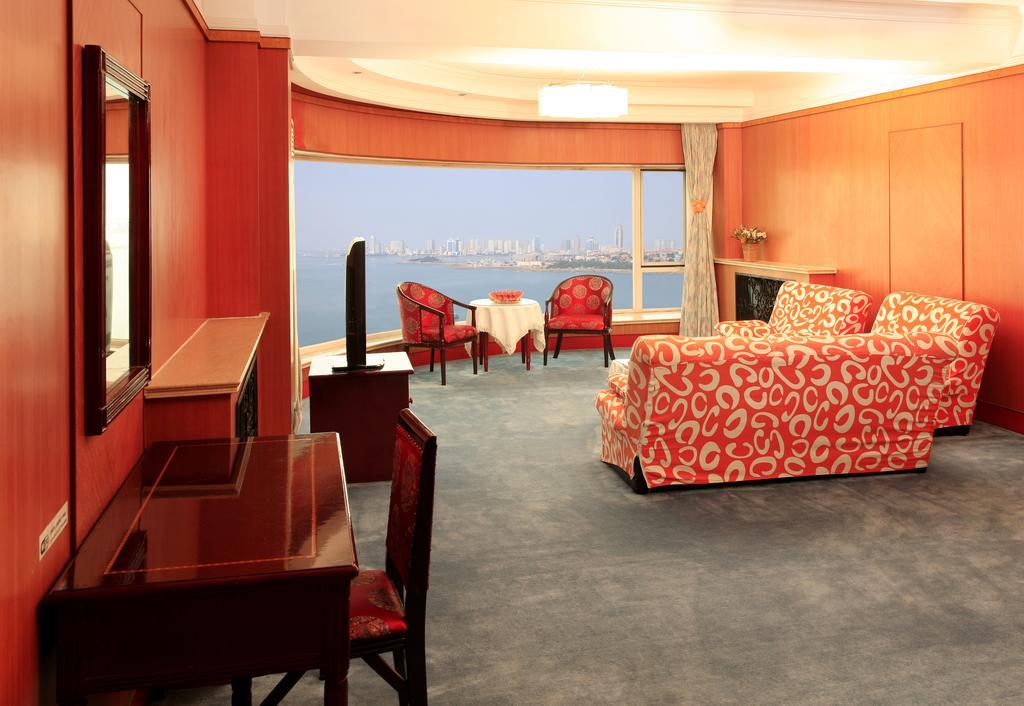 Donghai Grand Hotel Ціндао Номер фото