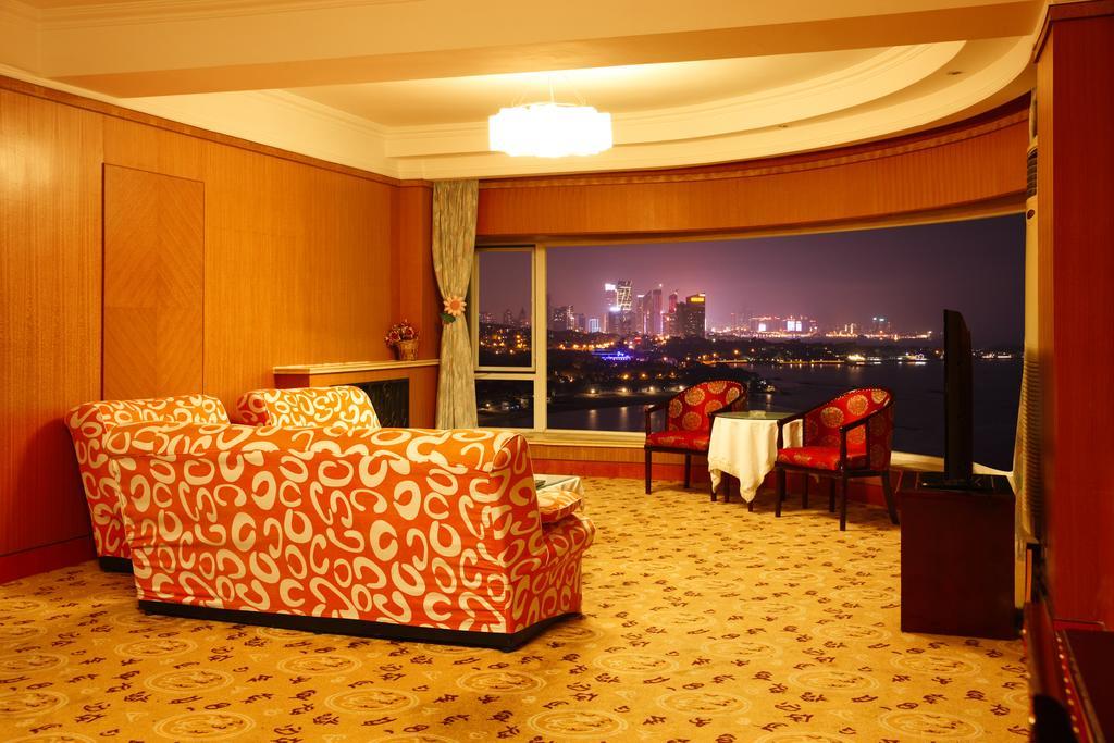Donghai Grand Hotel Ціндао Екстер'єр фото