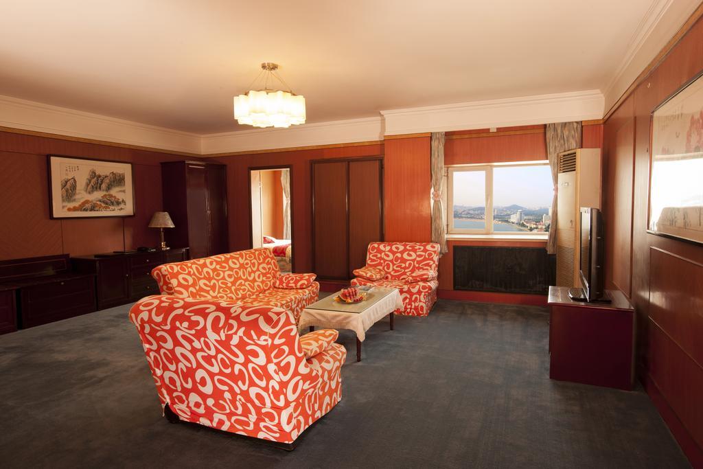 Donghai Grand Hotel Ціндао Номер фото